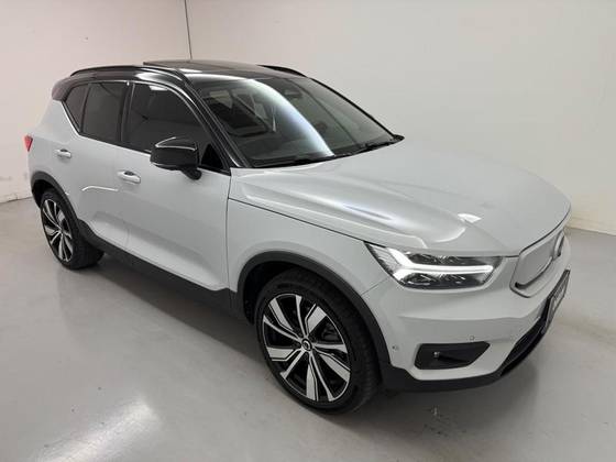 VOLVO XC40 P8 RECHARGE ELECTRIC BEV PURE AWD VOLVO XC40 P8 RECHARGE ELECTRIC BEV PURE AWD